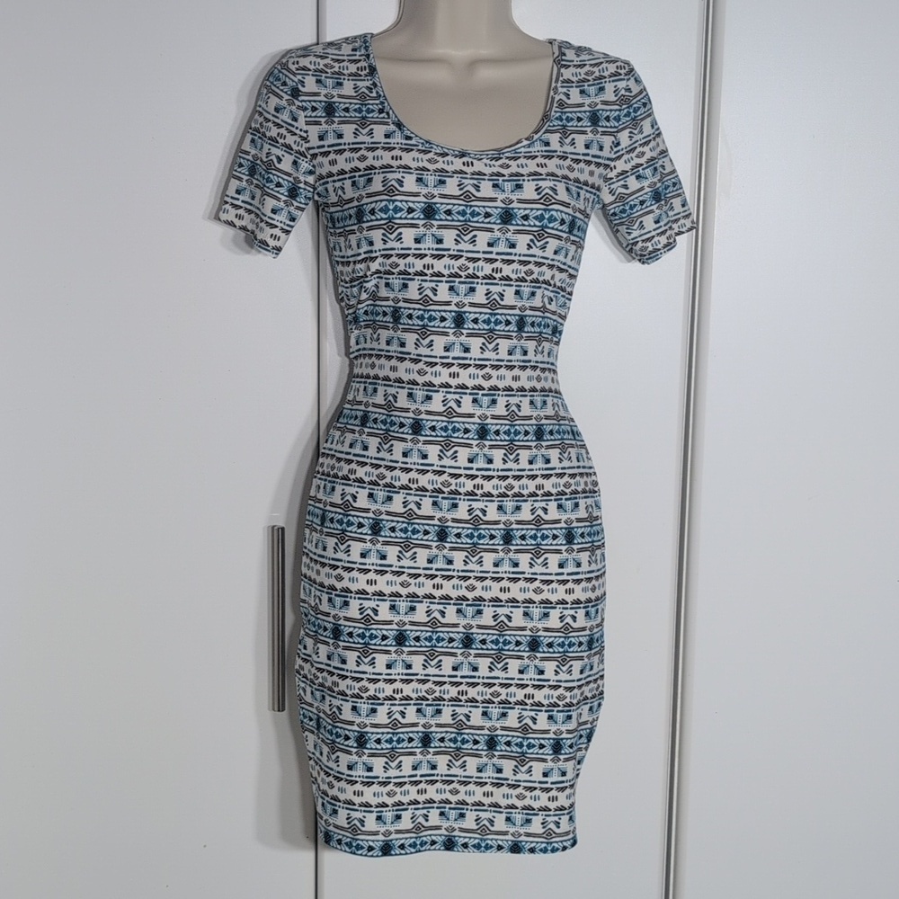 Mudd Blue and White Patterned Women's Dress Size Small